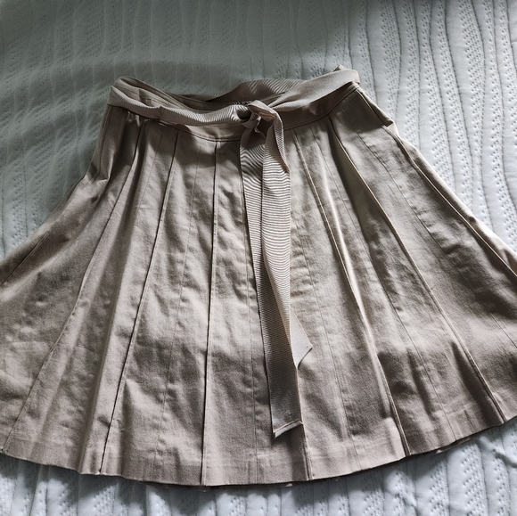 WHBM pleated skirt - Picture 3 of 5
